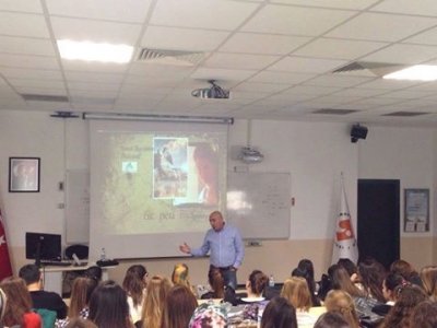 Şenel Karaman İzmir Ekonomi Üniversitesi'ni Ziyaret Etti